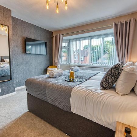 Elegant 5 Bed House - Sleeps 9, Central Solihull, Nec, Jlr, Hs2, Resorts World, Airport Business And Leisure Stays, 외부 사진