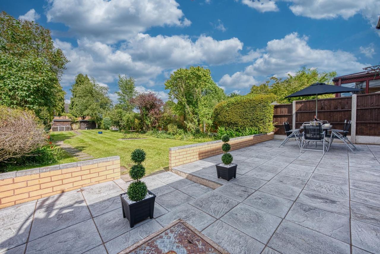 Elegant 5 Bed House - Sleeps 9, Central Solihull, Nec, Jlr, Hs2, Resorts World, Airport Business And Leisure Stays, 외부 사진