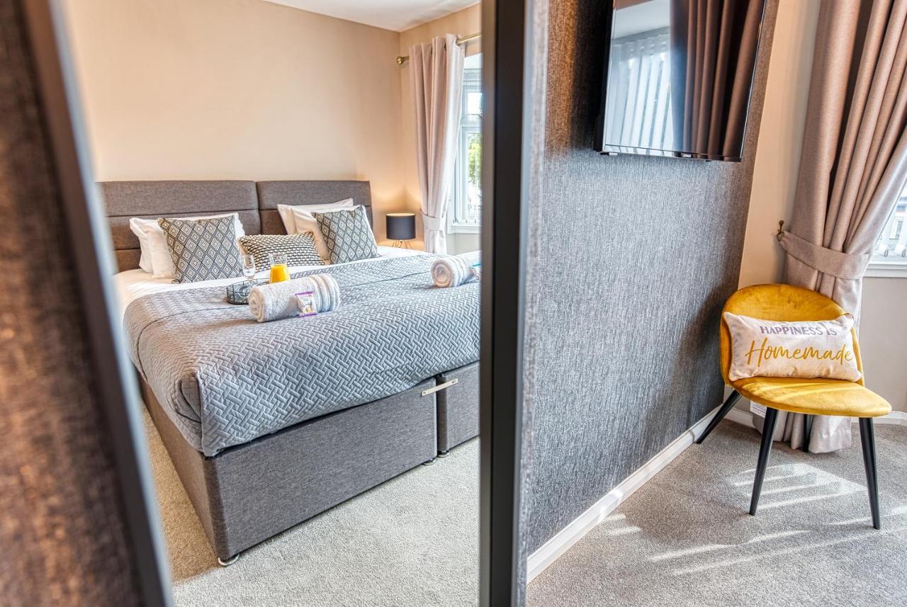 Elegant 5 Bed House - Sleeps 9, Central Solihull, Nec, Jlr, Hs2, Resorts World, Airport Business And Leisure Stays, 외부 사진